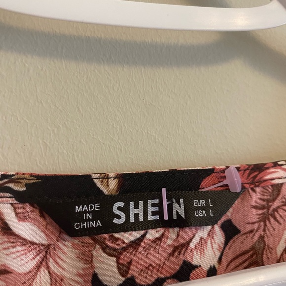 SOLD Floral Dress 💖 - Picture 5 of 9